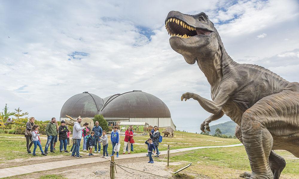 Ir a Imagen Un verano entre dinosaurios en el MUJA