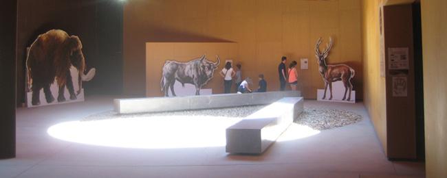 Aller à Image Exposición “La Fauna de la Caverna” en el  Parque de la Prehistoria de Teverga